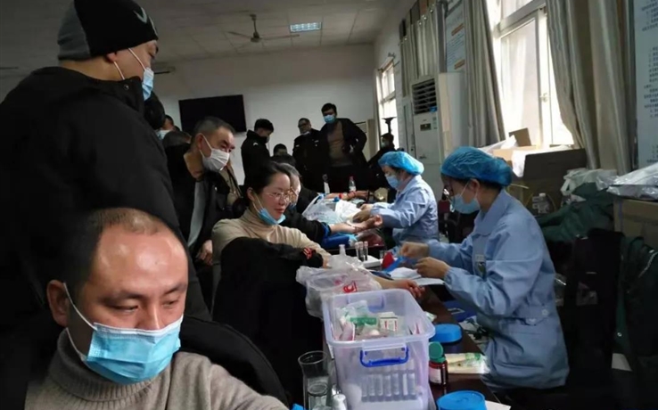 点滴热血汇聚，，，，，亚星国际正网爱心传递